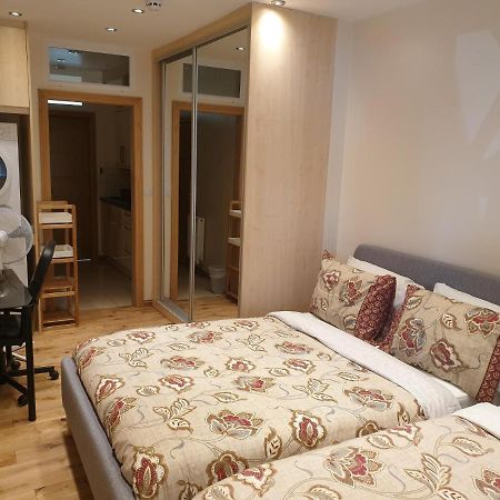 London Luxury Apartments 1Min Walk From Underground, With Free Parking Free Wifi ภายนอก รูปภาพ